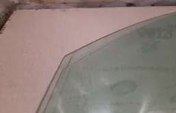 Стекло двери переднее правое для BMW X6 на фотографиях