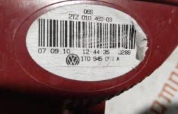 Фонарь внутренний левый для Volkswagen Touran 2015 года на фотографиях