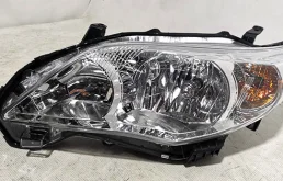 Фары для Toyota Corolla 2006 года на фотографиях