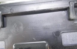 Молдинг двери задний правый для Volkswagen Tiguan 2022 года на фотографиях