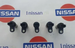 Датчик положения коленвала для Nissan X-Trail на фотографиях