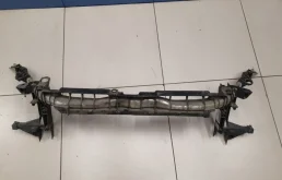 Усилитель переднего бампера для Mercedes-Benz CLA class 2018 года на фотографиях