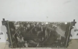 Радиатор охлаждения ДВС для Skoda Rapid 2015 года на фотографиях