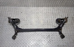 Задняя балка для Hyundai Solaris 2011 года на фотографиях