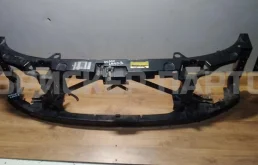 Панель радиатора (телевизор) для Land Rover Discovery L319 2004-2009