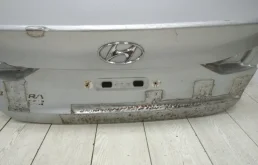 Крышка багажника для Hyundai Elantra на фотографиях
