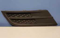 Решетка радиатора левая для Volkswagen Jetta на фотографиях