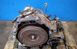 Двигатель без навесного для Honda Stream на фотографиях