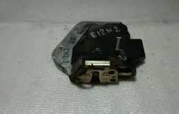 Замок двери задний правый 2 контакта (69050-02101) для Toyota Corolla E110 Седан 1997-2002