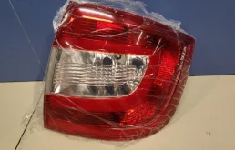 Фонарь левый для Skoda Rapid 2016 года на фотографиях