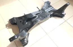 Подрамник двигателя для Mitsubishi Outlander 2008 года на фотографиях