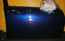 Двери для Honda Accord 2005 года на фотографиях