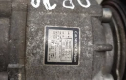 Компрессор кондиционера для Nissan X-Trail 2003 года на фотографиях