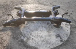 Задний подрамник для Mitsubishi ASX 2015 года на фотографиях