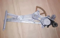 Мотор стеклоподъемника передний левый для Toyota Corolla на фотографиях