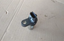 Датчик положения коленвала для Nissan X-Trail на фотографиях