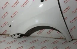 Крылья для Volkswagen Touran 2015 года на фотографиях