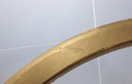 Молдинг крыла передний правый для Toyota RAV4 на фотографиях