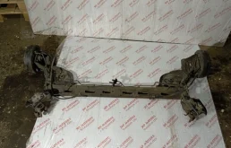 Задняя балка для Nissan Tiida на фотографиях