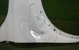 Крыло правое для Audi Q3 2011 года на фотографиях