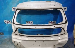 Крышка багажника для Mitsubishi Eclipse Cross на фотографиях