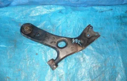 Качающийся рычаг правый для Toyota Corolla на фотографиях