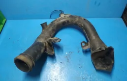 Впускной патрубок воздушного фильтра для Toyota RAV4 2019 года на фотографиях