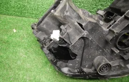 Фара ксенон левая для Skoda Rapid 2014 года на фотографиях