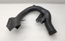 Впускной патрубок воздушного фильтра для Toyota RAV4 2019 года на фотографиях