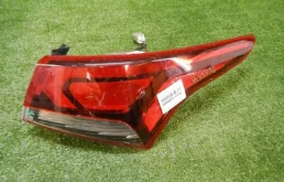 Фонарь внешний правый для Hyundai Solaris 2021 года на фотографиях