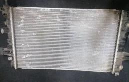 Радиатор охлаждения ДВС для Opel Astra на фотографиях