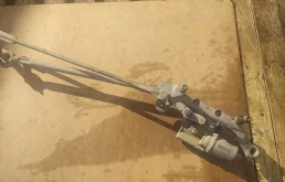 Мотор стеклоочистителя для Audi Q7 на фотографиях