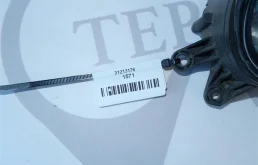 Противотуманка (ПТФ) передняя правая для Volvo C30 2009 года на фотографиях