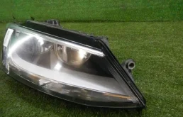 Фара правая для Volkswagen Jetta 2012 года на фотографиях