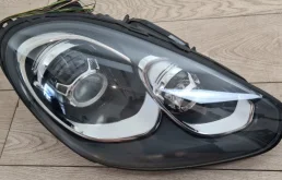 Фара правая для Porsche Cayenne на фотографиях