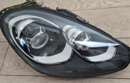 Фара правая для Porsche Cayenne на фотографиях