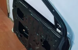 Стекла и зеркала для Toyota Corolla 2014 года на фотографиях