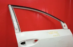 Дверь передняя правая для Toyota Corolla 2016 года на фотографиях