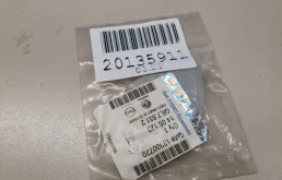 Заглушка буксировочного крюка задняя для Opel Zafira 2012 года на фотографиях