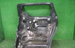 Двери для Toyota Alphard 2017 года на фотографиях