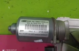 Мотор стеклоочистителя для Audi Q7 2012 года на фотографиях