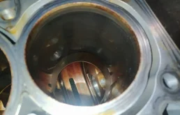 Блок цилиндров ДВС (без ГБЦ) для Mitsubishi Outlander 2012 года на фотографиях