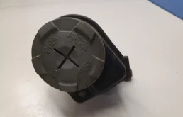 Бачок ГУР для Audi A8 2010 года на фотографиях