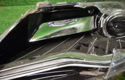 Фара ксенон левая для Skoda Rapid 2014 года на фотографиях