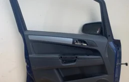 Двери для Opel Zafira 2007 года на фотографиях