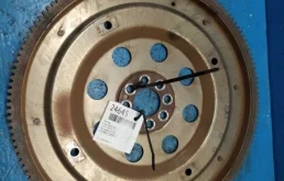 Маховик для Nissan Pathfinder 2005 года на фотографиях