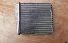 Радиатор кондиционера для Nissan Tiida на фотографиях