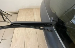 Поводок стеклоочистителя задний для Audi Q7 на фотографиях