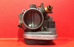 Дроссельная заслонка для Opel Zafira 2015 года на фотографиях