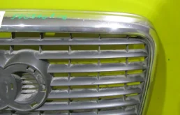 Бампер для Audi A6 2002 года на фотографиях